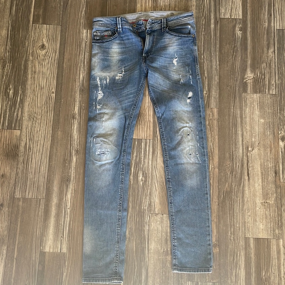 BRAND NEW Diesel Jeans. Blue. Never Worn. W 31 L 34. “Thommer” Slim-Skinny